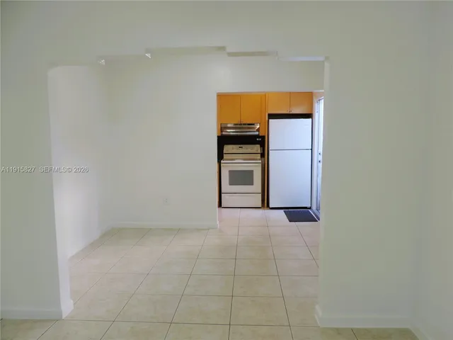 $3,300 | 3134 Southwest 25th Terrace, Unit FRONT, Miami, FL 33133