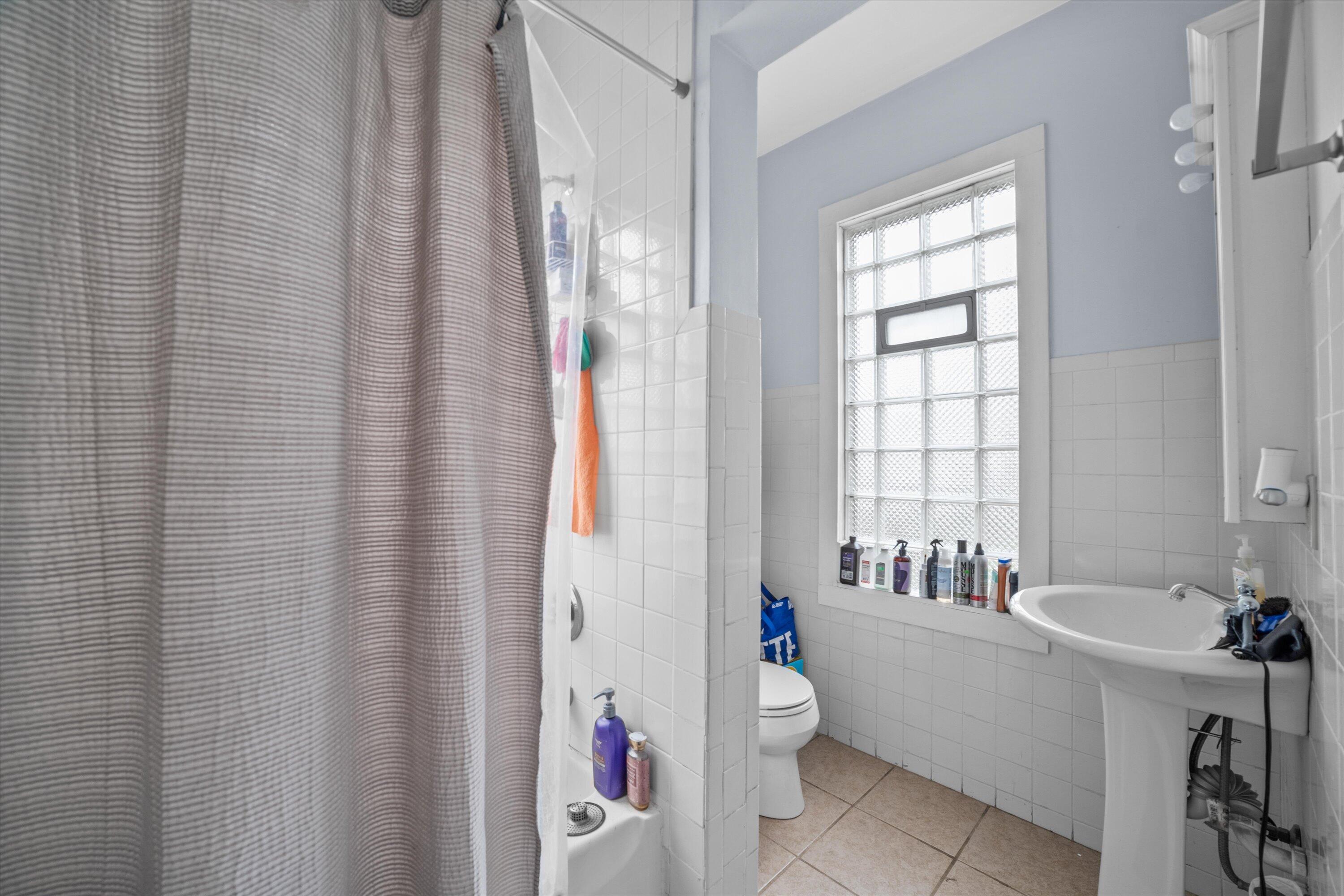 2156 South 68th Street West Allis, WI 53219 - Photo 9 of 21 09-P1282465