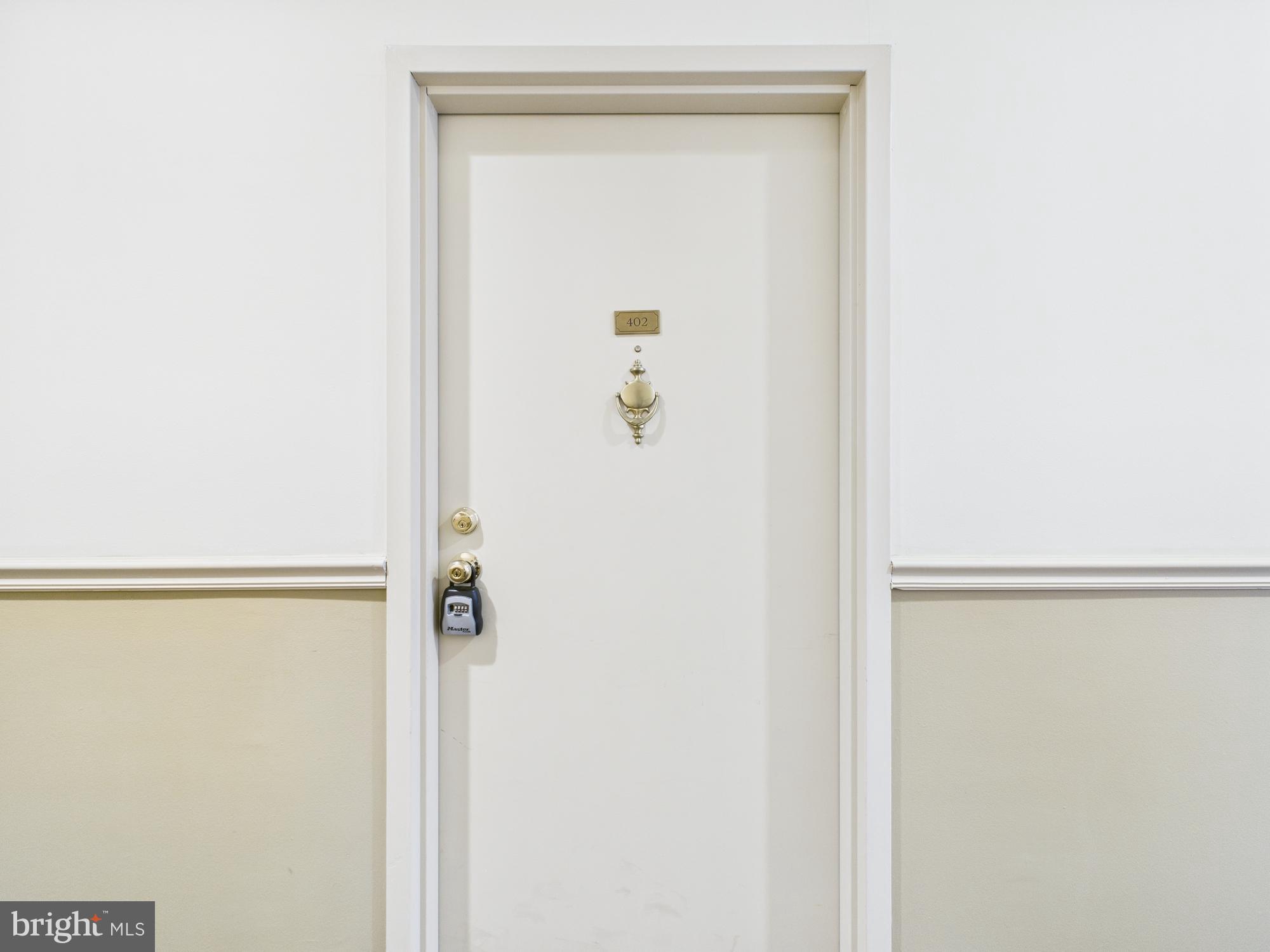 1601 Spring Garden Street, Unit 402 Philadelphia, PA 19130 - Photo 4 of 22 a bathroom with a shower