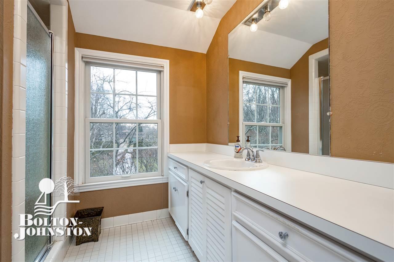 376 Moross Road Grosse Pointe, MI 48236 - Photo 35 of 62 3rd Bath on 2nd floor