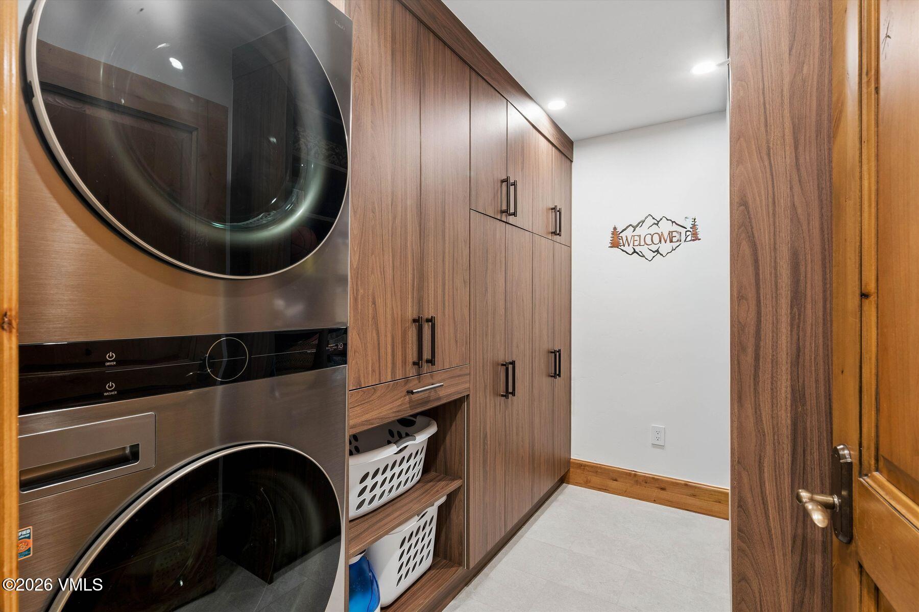 434 South Frontage Road East, Unit 204 Vail, CO 81657 - Photo 37 of 53 Laundry