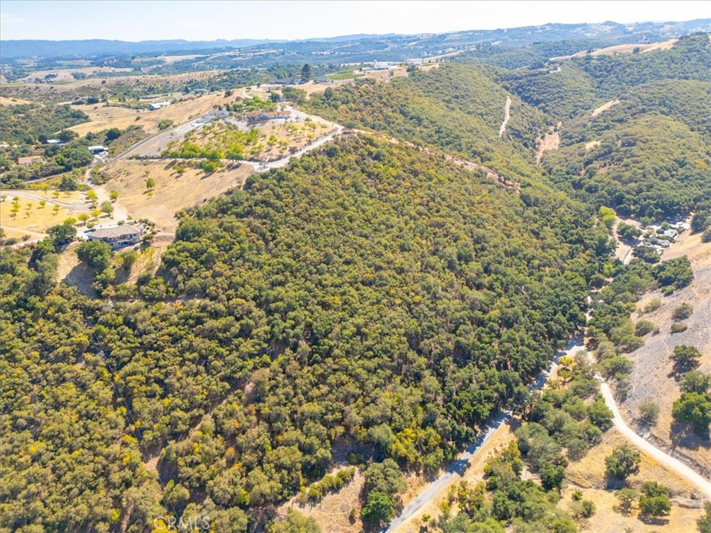1475 Fern Canyon Road Paso Robles, CA 93446 - Photo 11 of 31 view of city and mountain