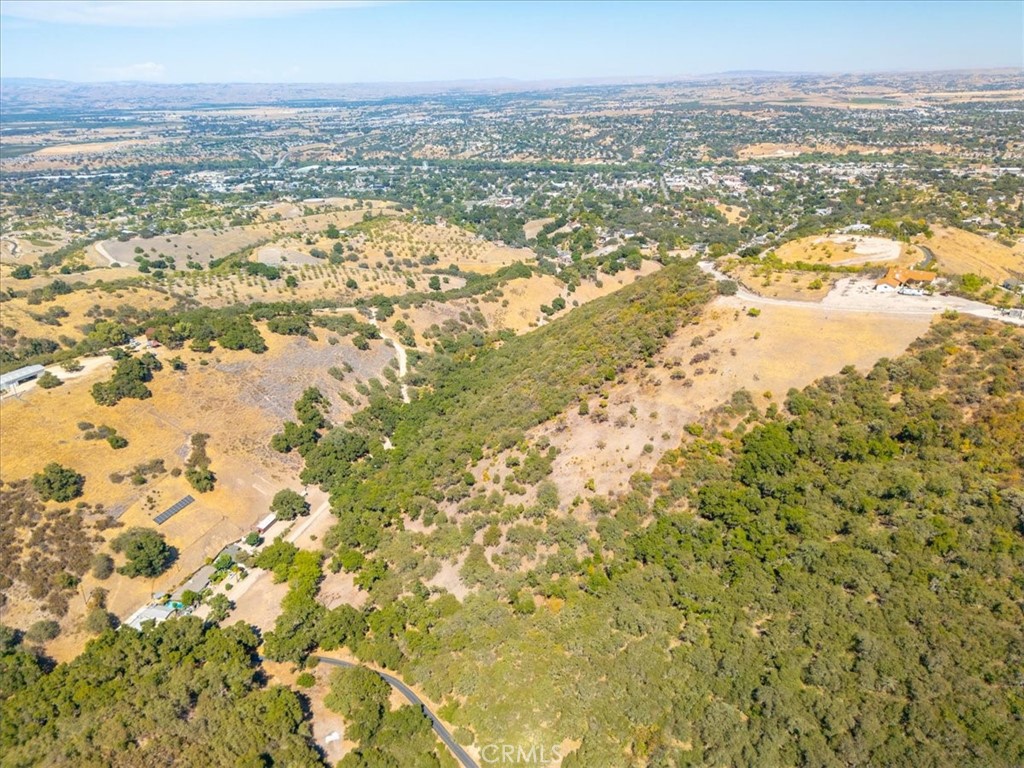 1475 Fern Canyon Road Paso Robles, CA 93446 - Photo 2 of 31 a view of an ocean