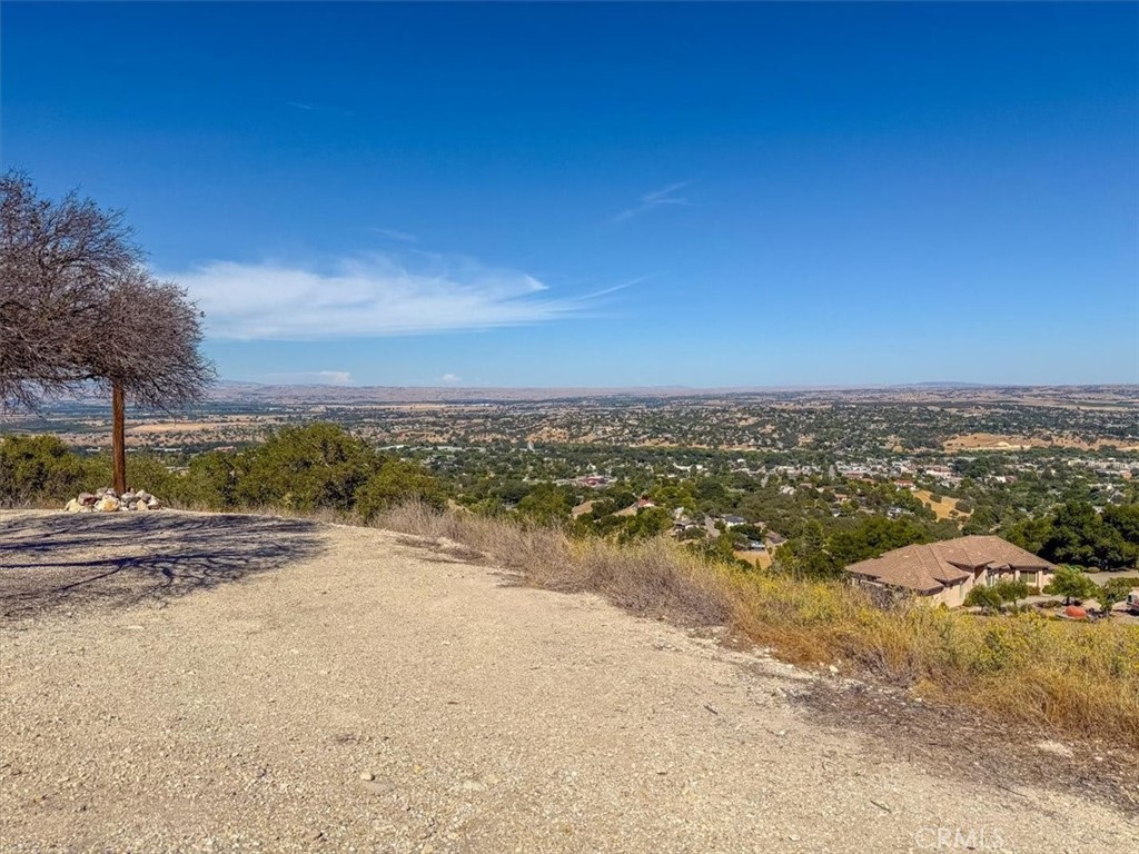 1475 Fern Canyon Road Paso Robles, CA 93446 - Photo 27 of 31 a view of a ocean view