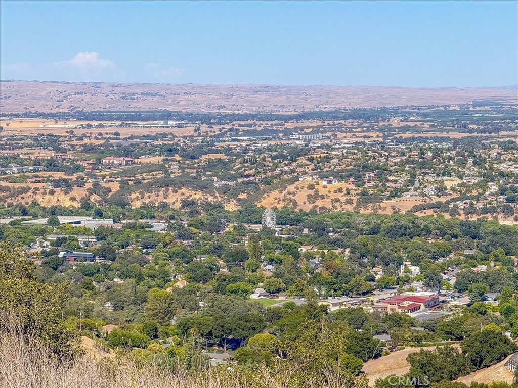 1475 Fern Canyon Road Paso Robles, CA 93446 - Photo 28 of 31 a view of city and mountain