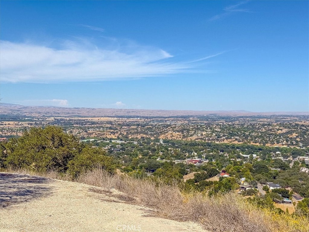 1475 Fern Canyon Road Paso Robles, CA 93446 - Photo 31 of 31 a view of a city with ocean view