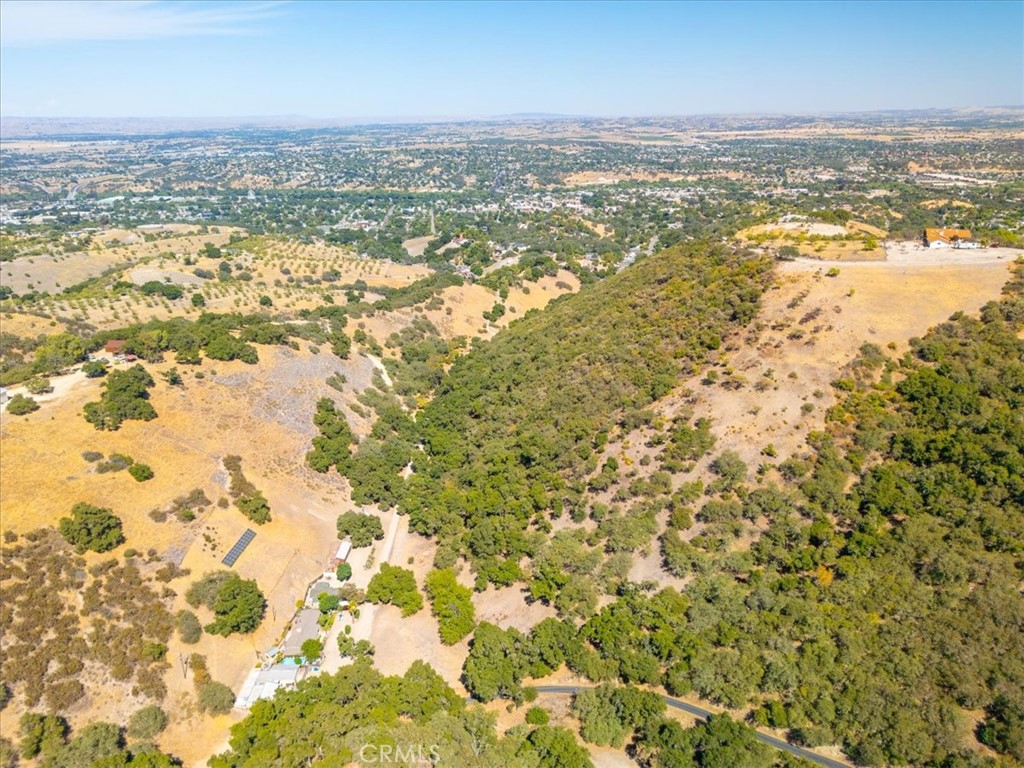 1475 Fern Canyon Road Paso Robles, CA 93446 - Photo 4 of 31 a view of an ocean