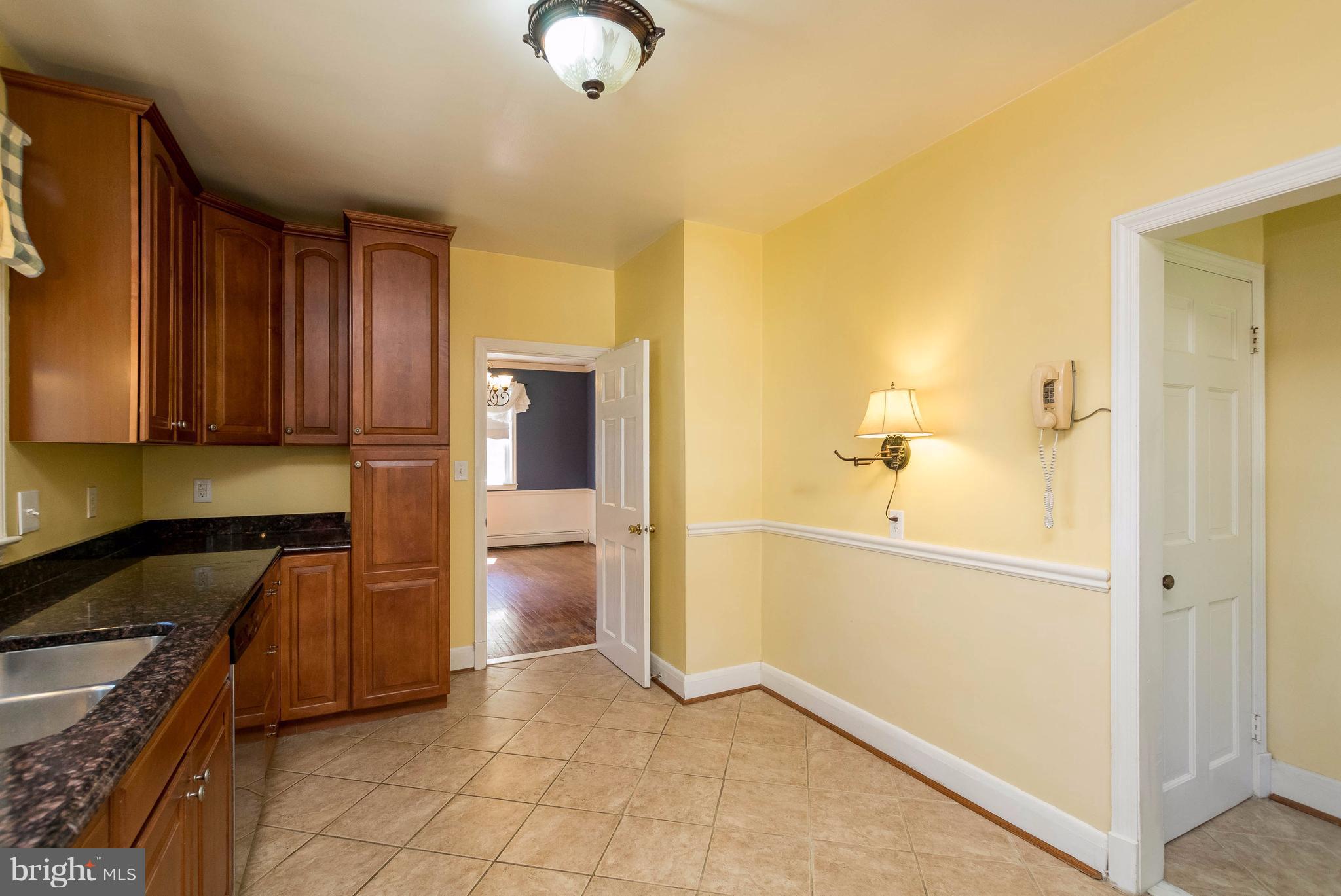 24 Dunvegan Road Catonsville, MD 21228 - Photo 8 of 29 Kitchen