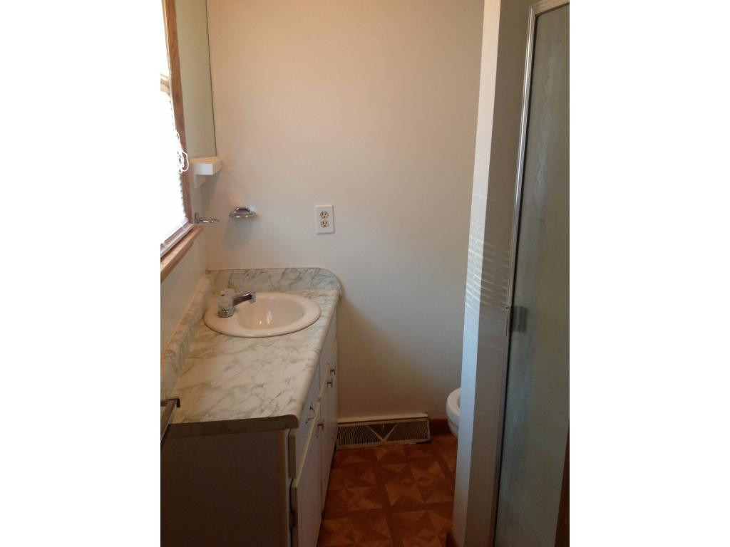 357 Cedar Grove Road Johnson City, TN 37601 - Photo 13 of 30 Master Bath in small bedroom