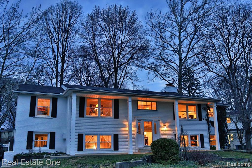 30048 Barwell Road Farmington Hills, MI 48334 - Photo 1 of 36