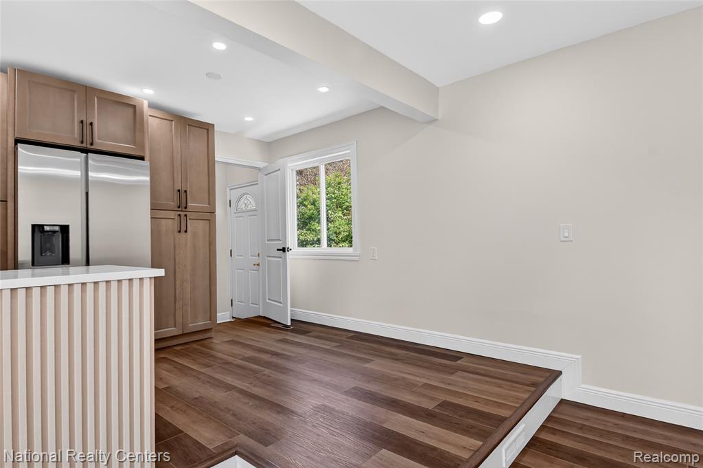 32008 Bunert Road Warren, MI 48088 - Photo 9 of 41