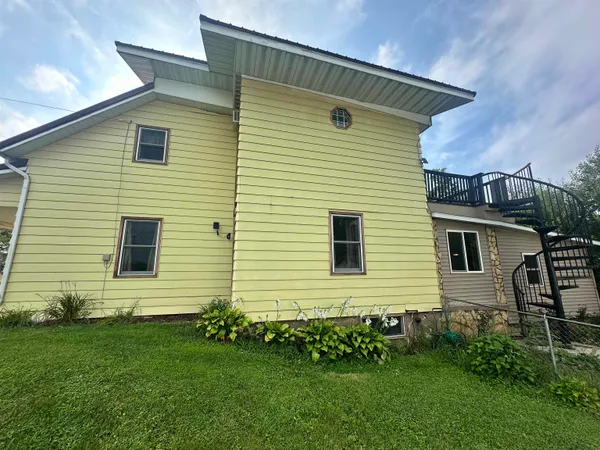 $210,000 | 430 Hubbard Street, Winslow, IL 61089