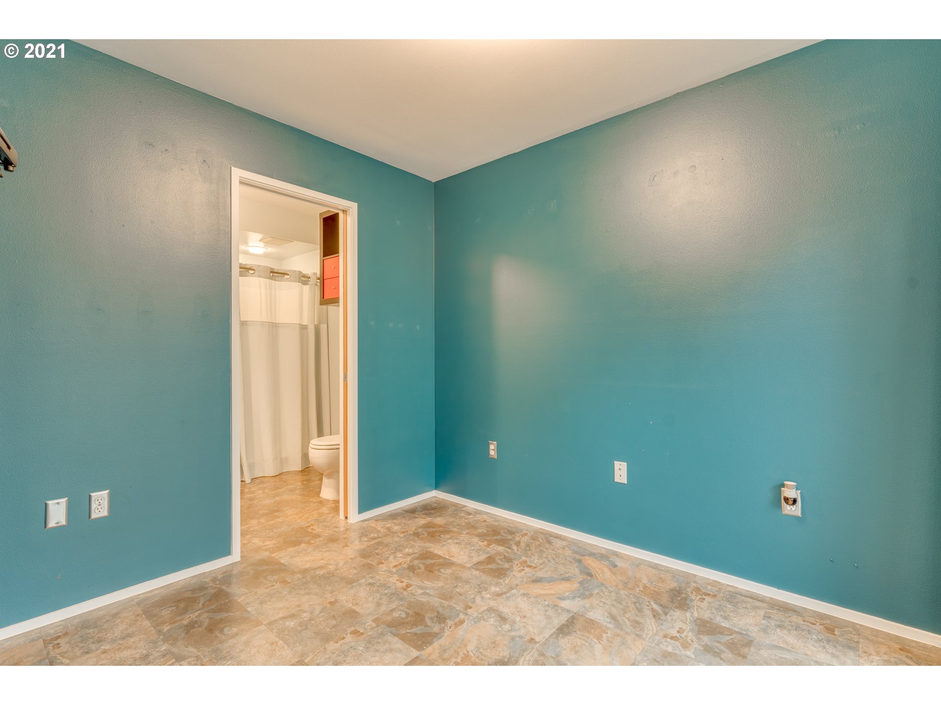 5843 Northeast Center Commons Way Portland, OR 97213 - Photo 9 of 32 Bedroom