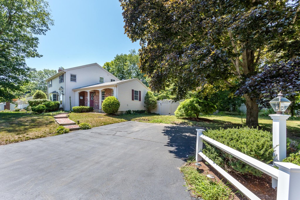 40 Larson Road Stoughton, MA 02072 - Photo 2 of 19 Gallery Image 2