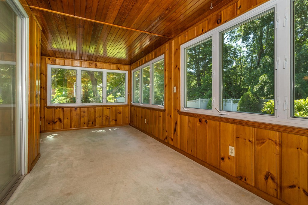 40 Larson Road Stoughton, MA 02072 - Photo 7 of 19 Gallery Image 7