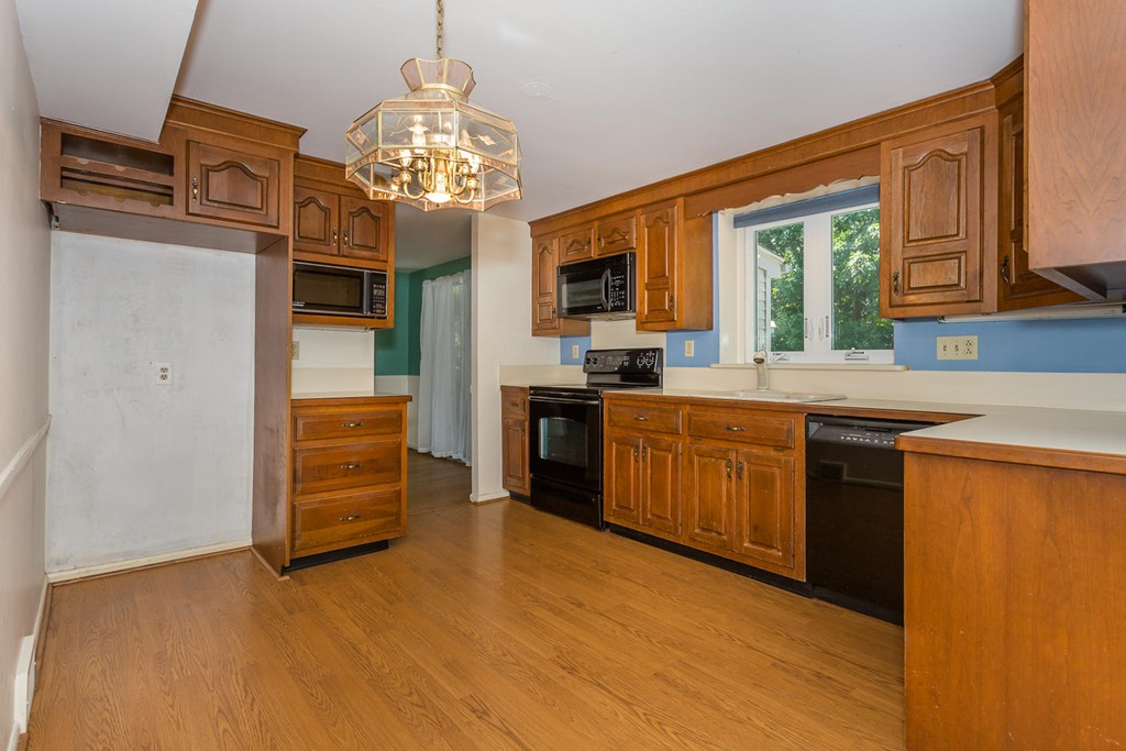 40 Larson Road Stoughton, MA 02072 - Photo 9 of 19 Gallery Image 9