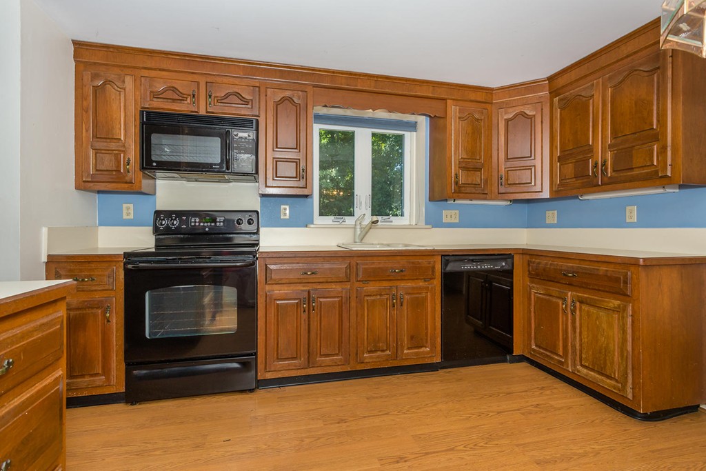 40 Larson Road Stoughton, MA 02072 - Photo 10 of 19 Gallery Image 10