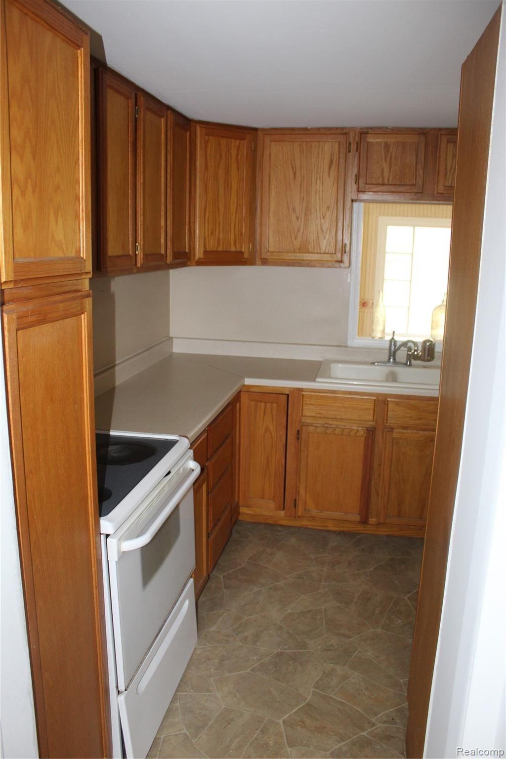 8330 North Vassar Road Mount Morris, MI 48458 - Photo 4 of 26 IMG_9089.JPG