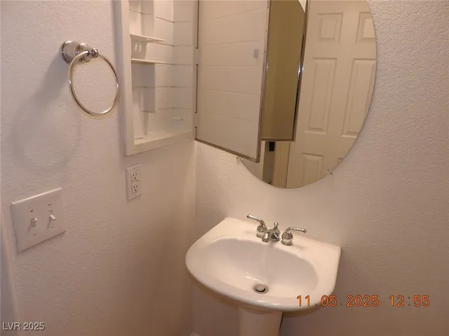 $2,150 | 240 Rustic Club Way, Las Vegas, NV 89148