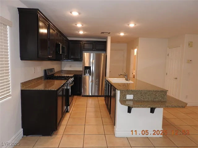 $2,150 | 240 Rustic Club Way, Las Vegas, NV 89148