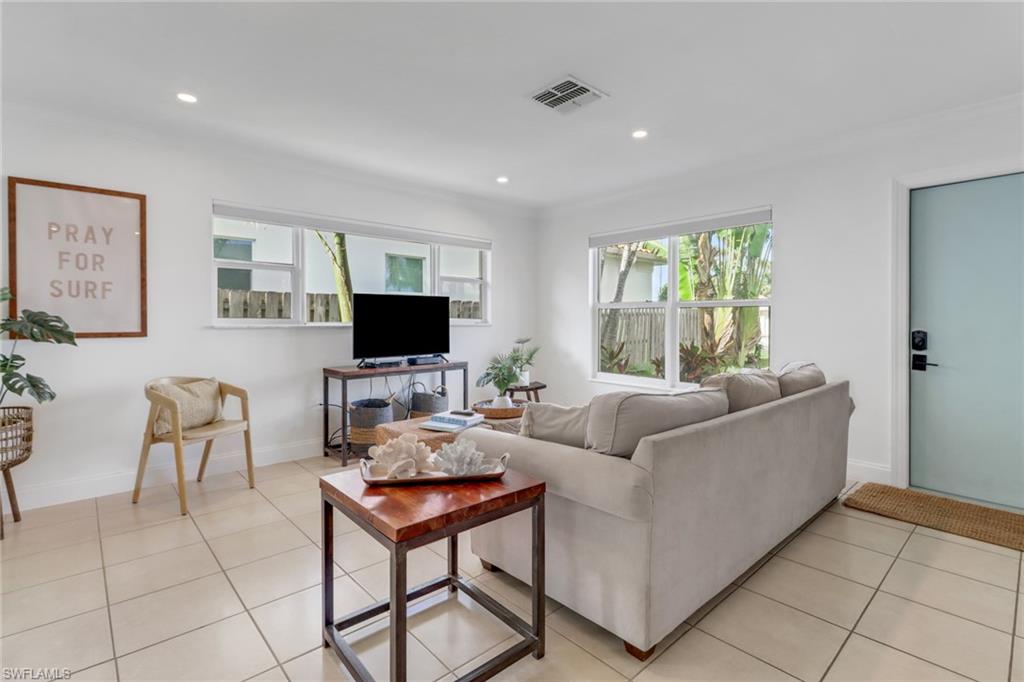 758 93rd Avenue North Naples, FL 34108 - Photo 7 of 20