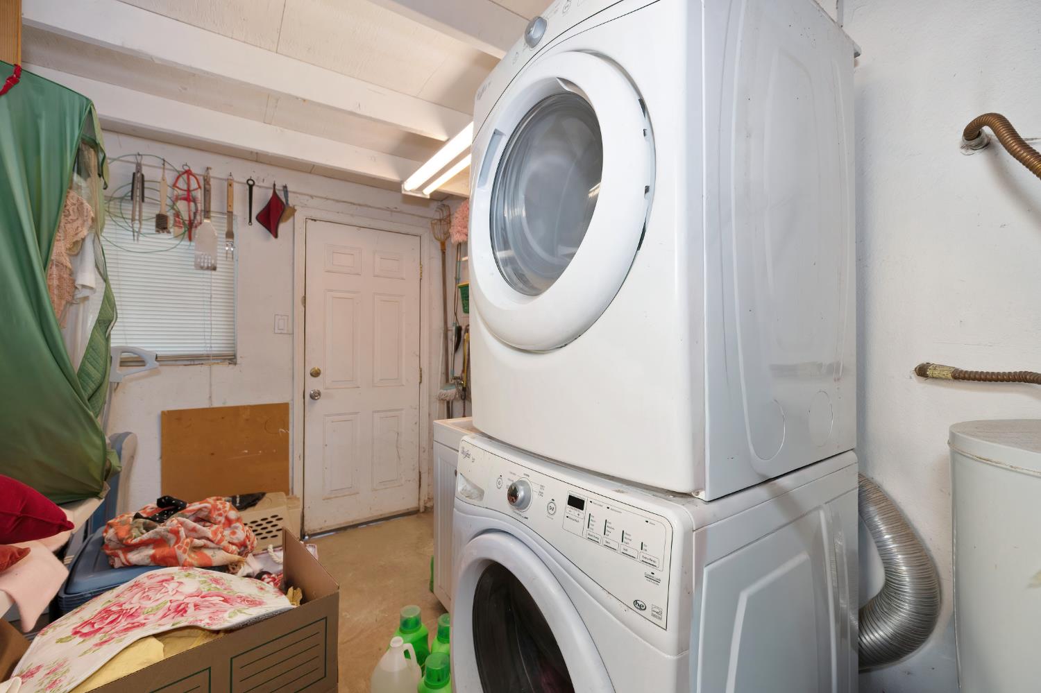 6430 Sandstone Street Carmichael, CA 95608 - Photo 37 of 39 a utility room with dryer and washer