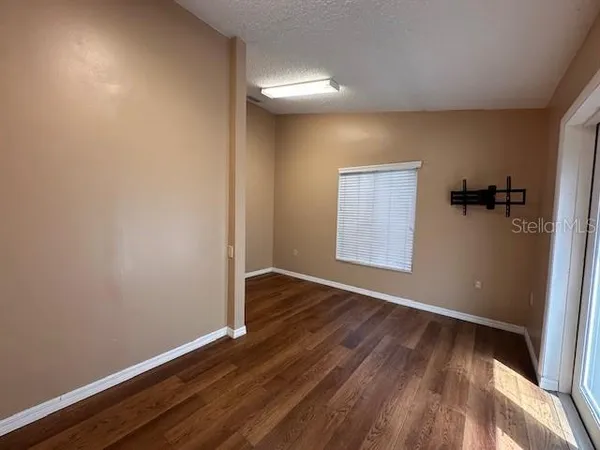 $1,400 | 542 East Caroline Street, Tavares, FL 32778