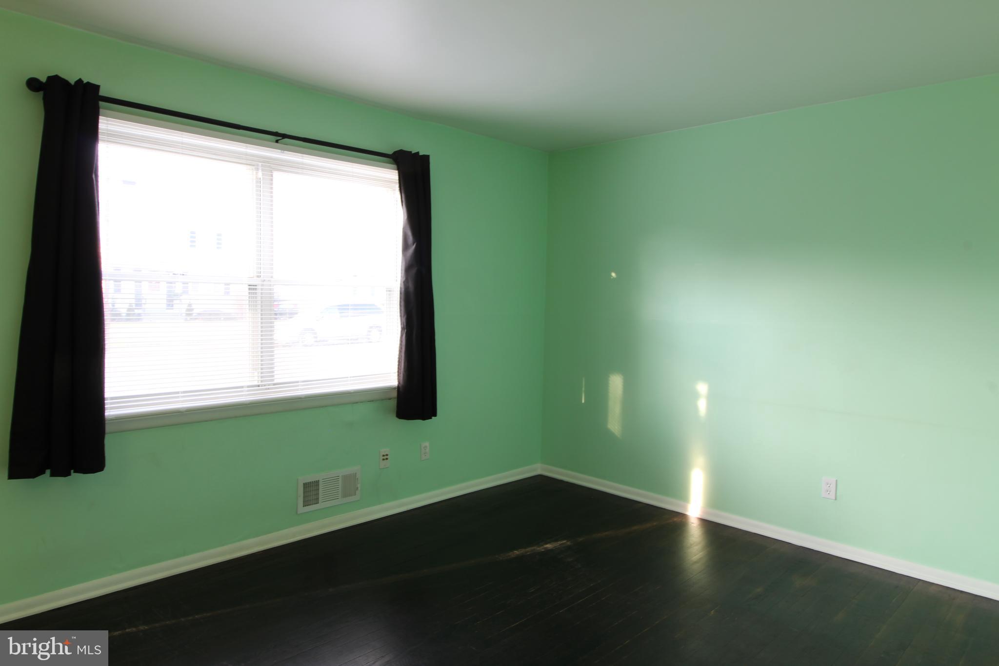33 Petty Ridge Road Trenton, NJ 08620 - Photo 3 of 20