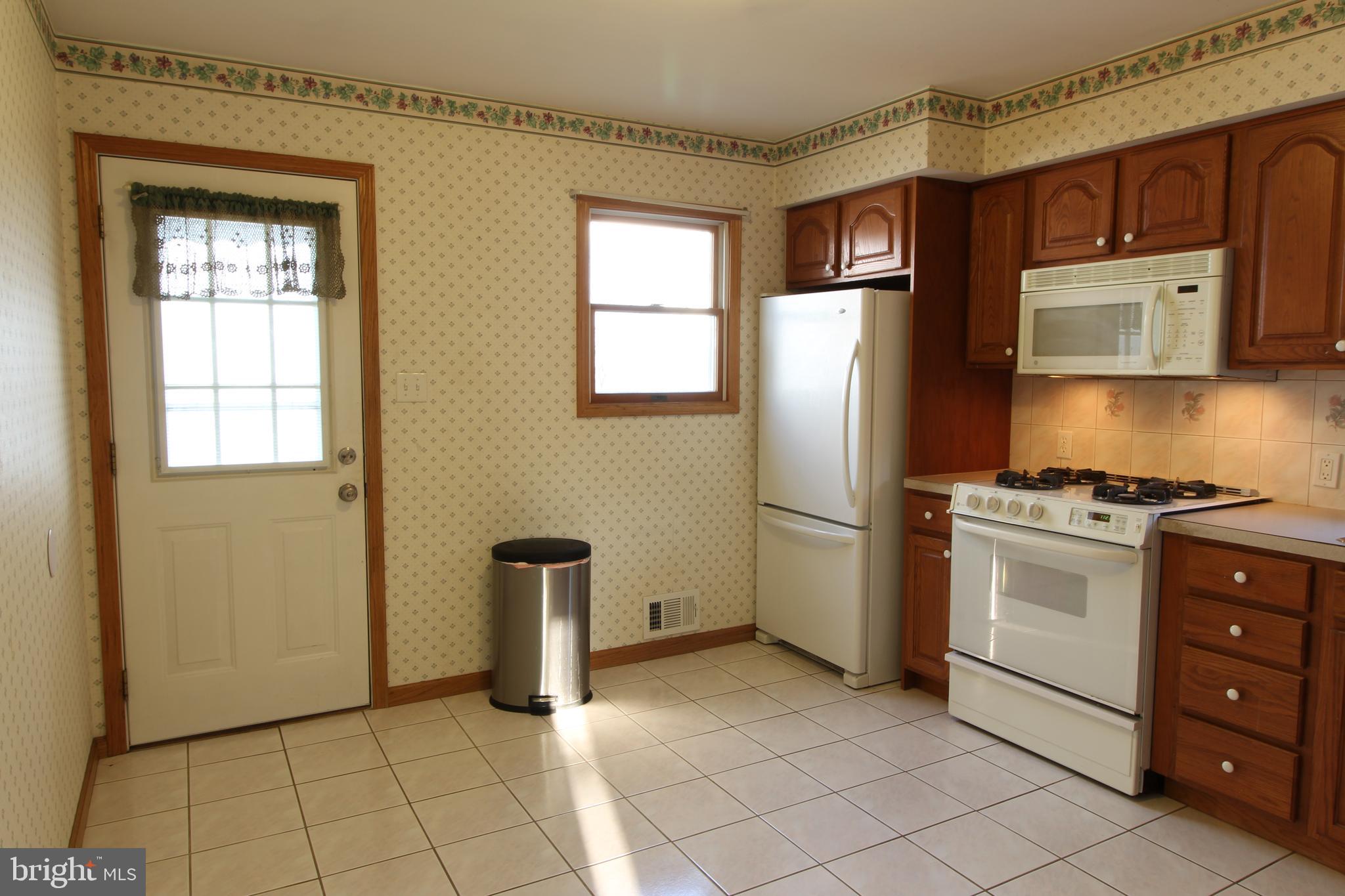 33 Petty Ridge Road Trenton, NJ 08620 - Photo 5 of 20