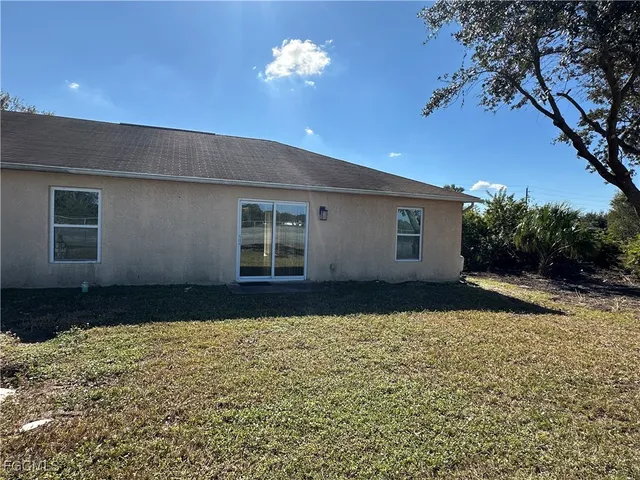 $1,395 | 2411 Park Road, Unit 2409, Lehigh Acres, FL 33971