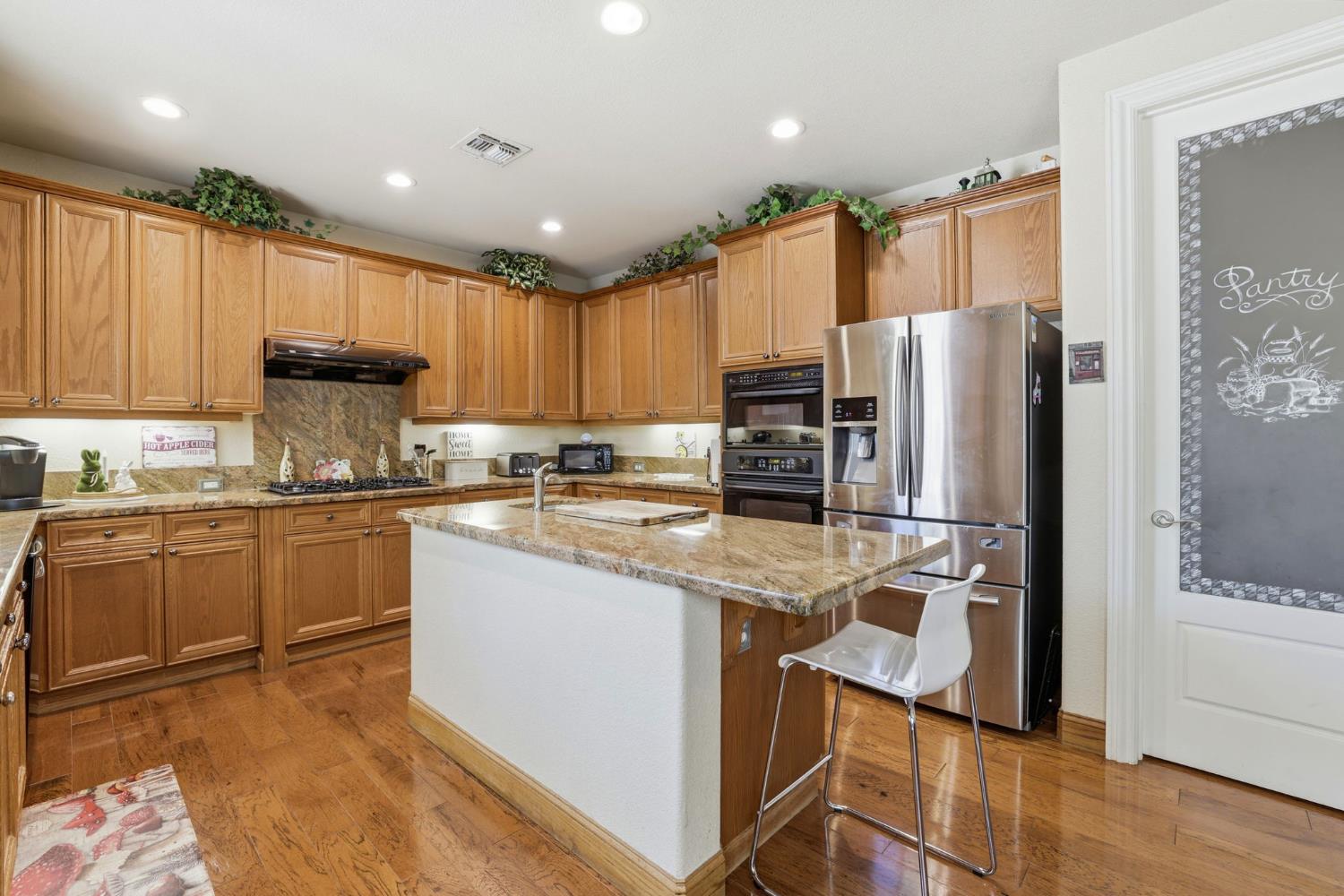 325 Carpenter Hill Road Folsom, CA 95630 - Photo 17 of 47