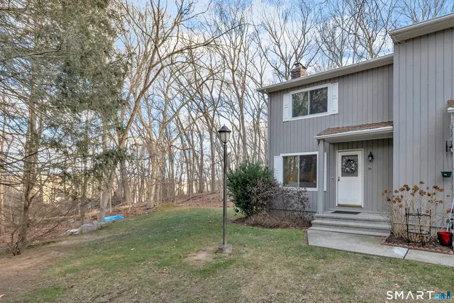 $369,900 | 100 10 Coat Lane, Unit 1A, Shelton, CT 06484