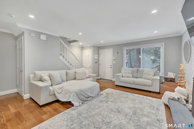 $369,900 | 100 10 Coat Lane, Unit 1A, Shelton, CT 06484