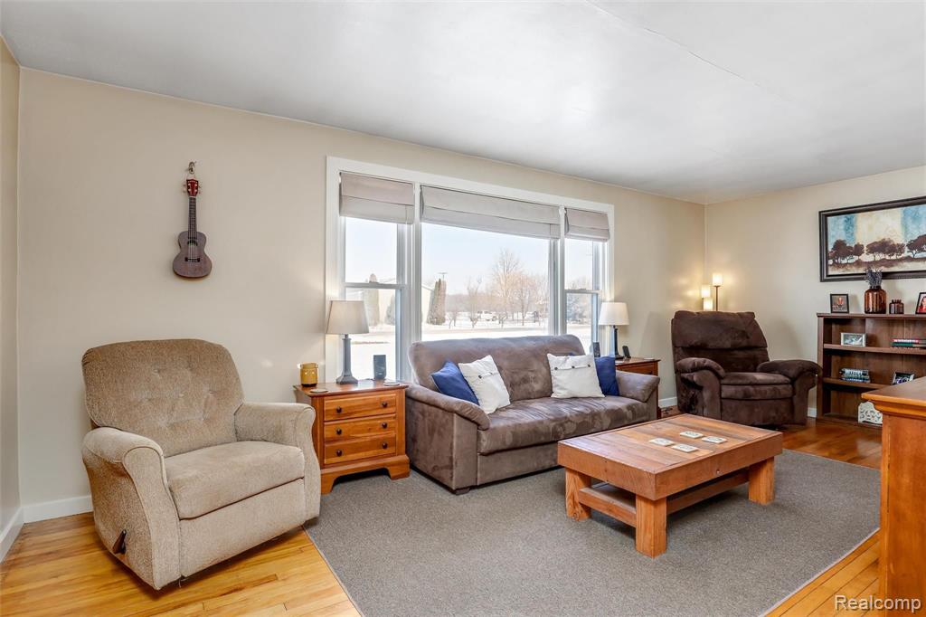 19427 Hickory Road Milan, MI 48160 - Photo 7 of 34 Gallery Image 7