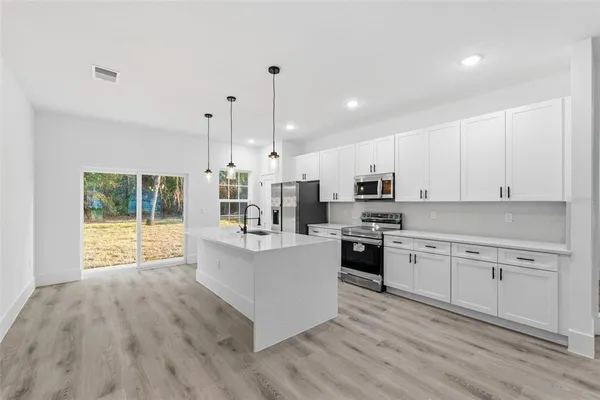 $1,950 | 7047 North Lime Drive, Dunnellon, FL 34433