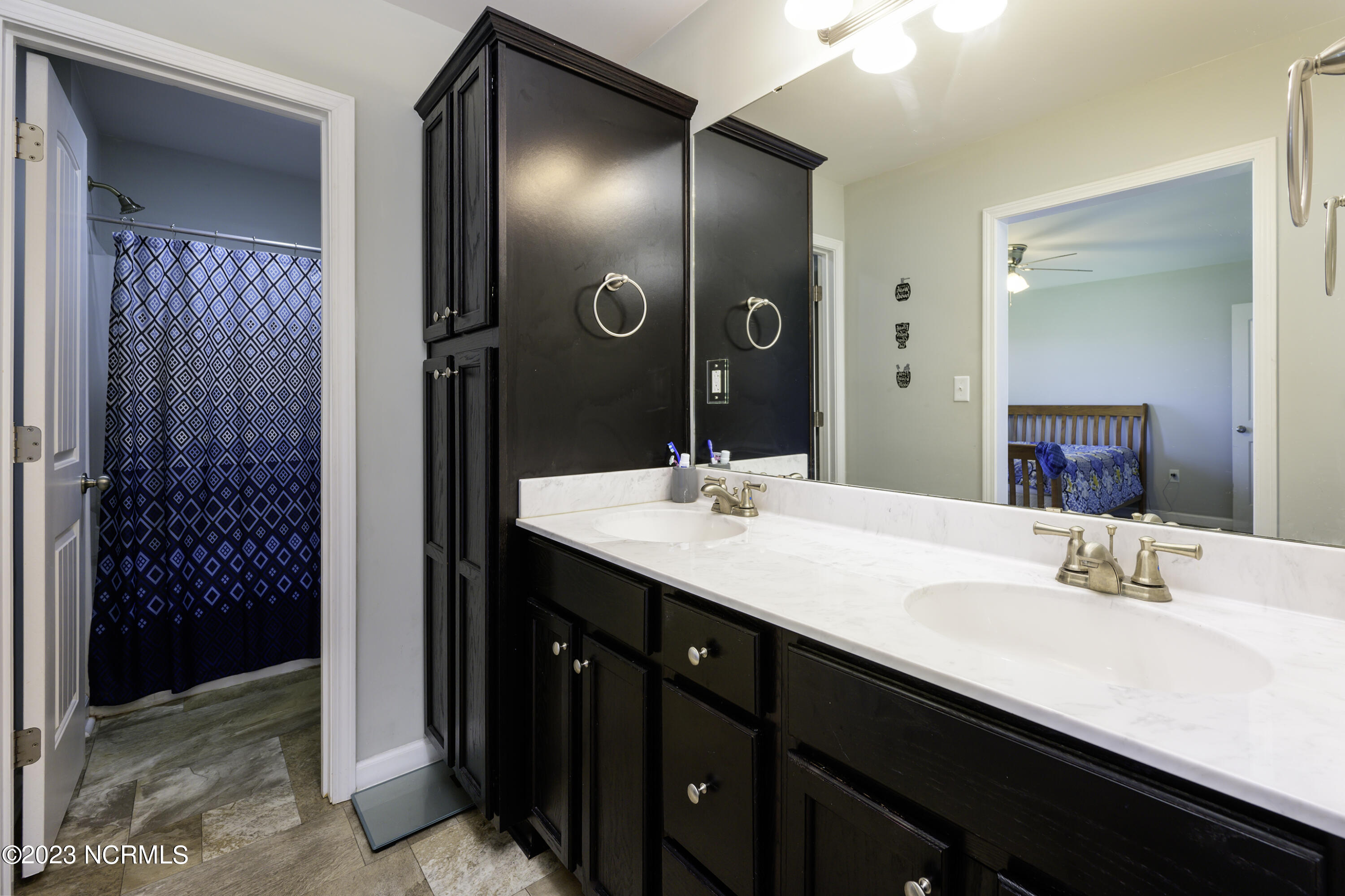 102 R&B Court Chinquapin, NC 28521 - Photo 15 of 29 Primary En Suite Bathroom