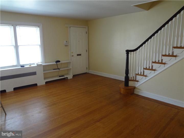 7532 Beverly Road Philadelphia, PA 19138 - Photo 2 of 15 Living Room