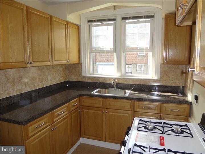 7532 Beverly Road Philadelphia, PA 19138 - Photo 4 of 15 Kitchen