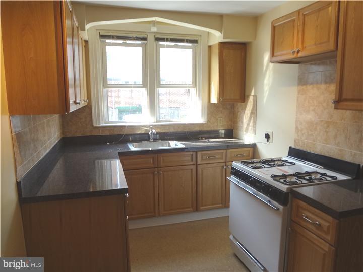 7532 Beverly Road Philadelphia, PA 19138 - Photo 5 of 15 Kitchen