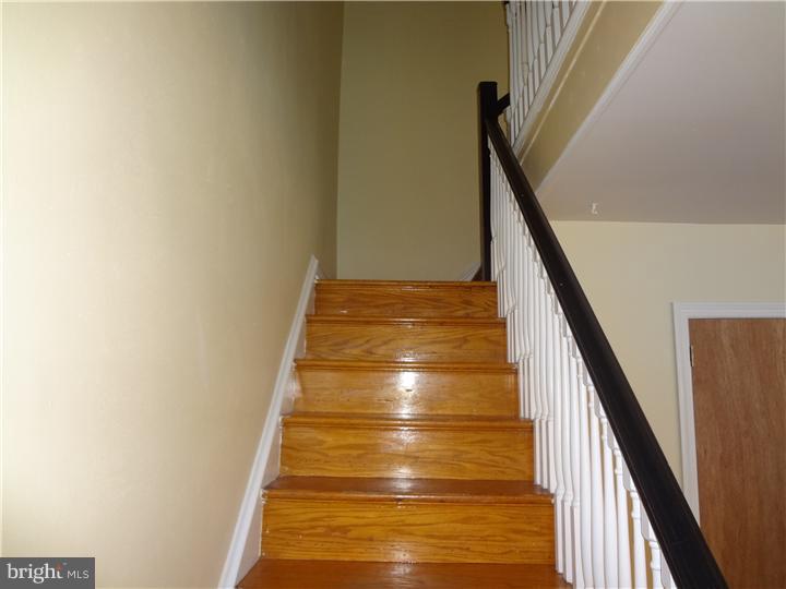 7532 Beverly Road Philadelphia, PA 19138 - Photo 6 of 15 Hallway