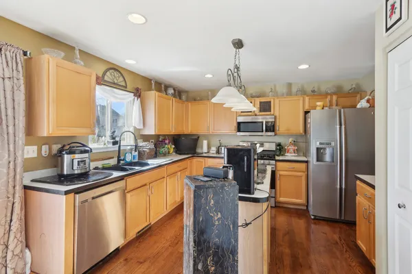 $382,900 | 3304 Alyssa Street, Plano, IL 60545