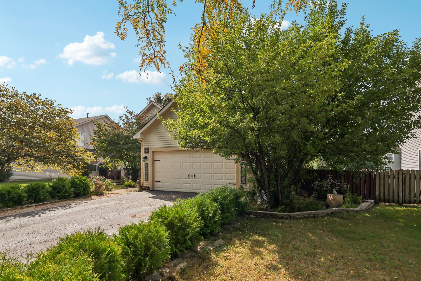 3304 Alyssa Street Plano, IL 60545 - Photo 2 of 30 a backyard of a house with lots of green space