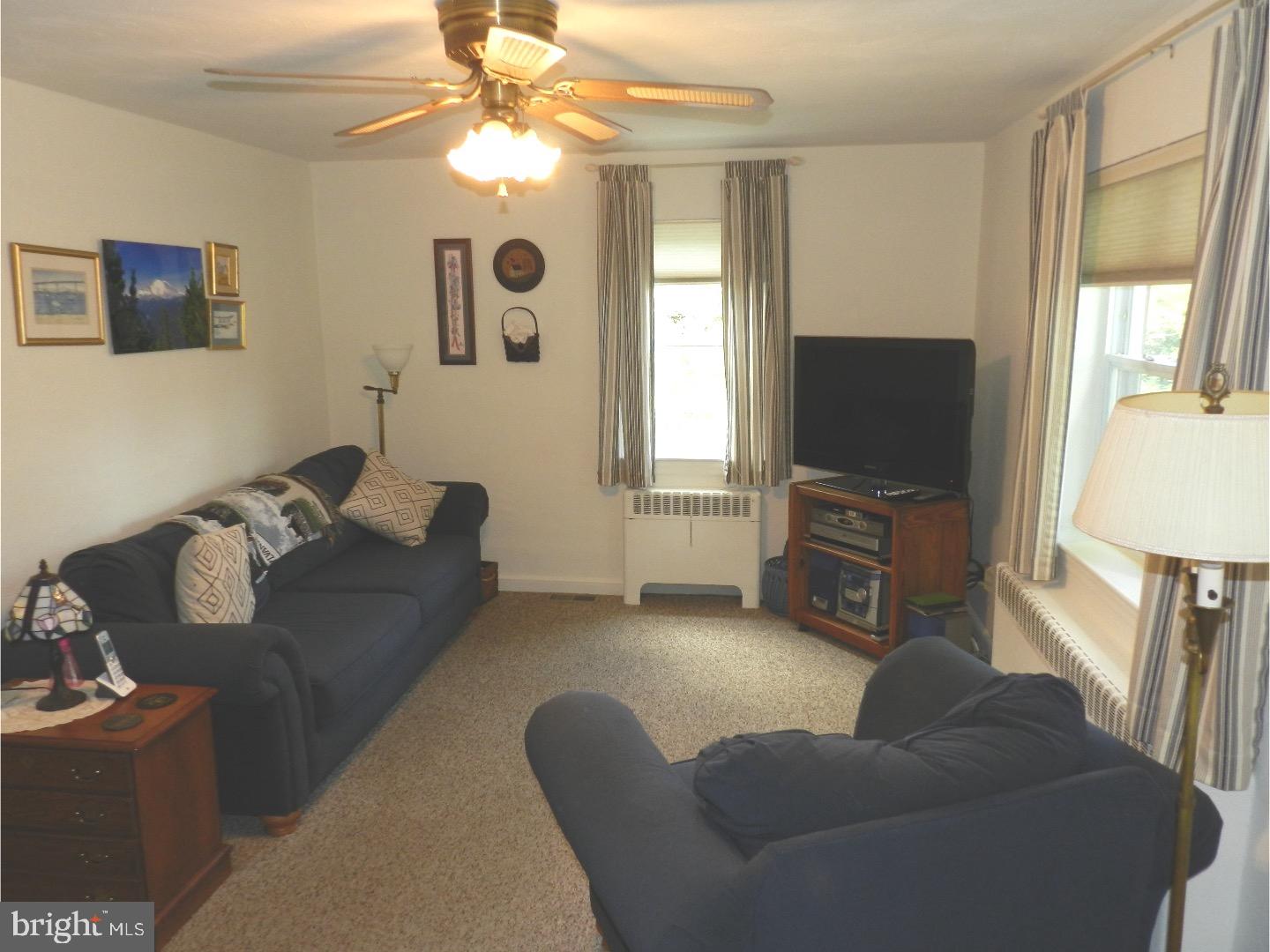 8 Orchard Road Perkasie, PA 18944 - Photo 8 of 22 Living Room