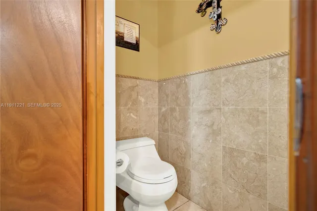 $1,295,000 | 13620 Southwest 104th Avenue, Miami, FL 33176