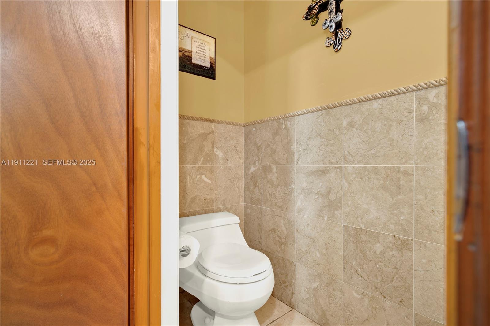 13620 Southwest 104th Avenue Miami, FL 33176 - Photo 25 of 66 Gues Bathroom in family room