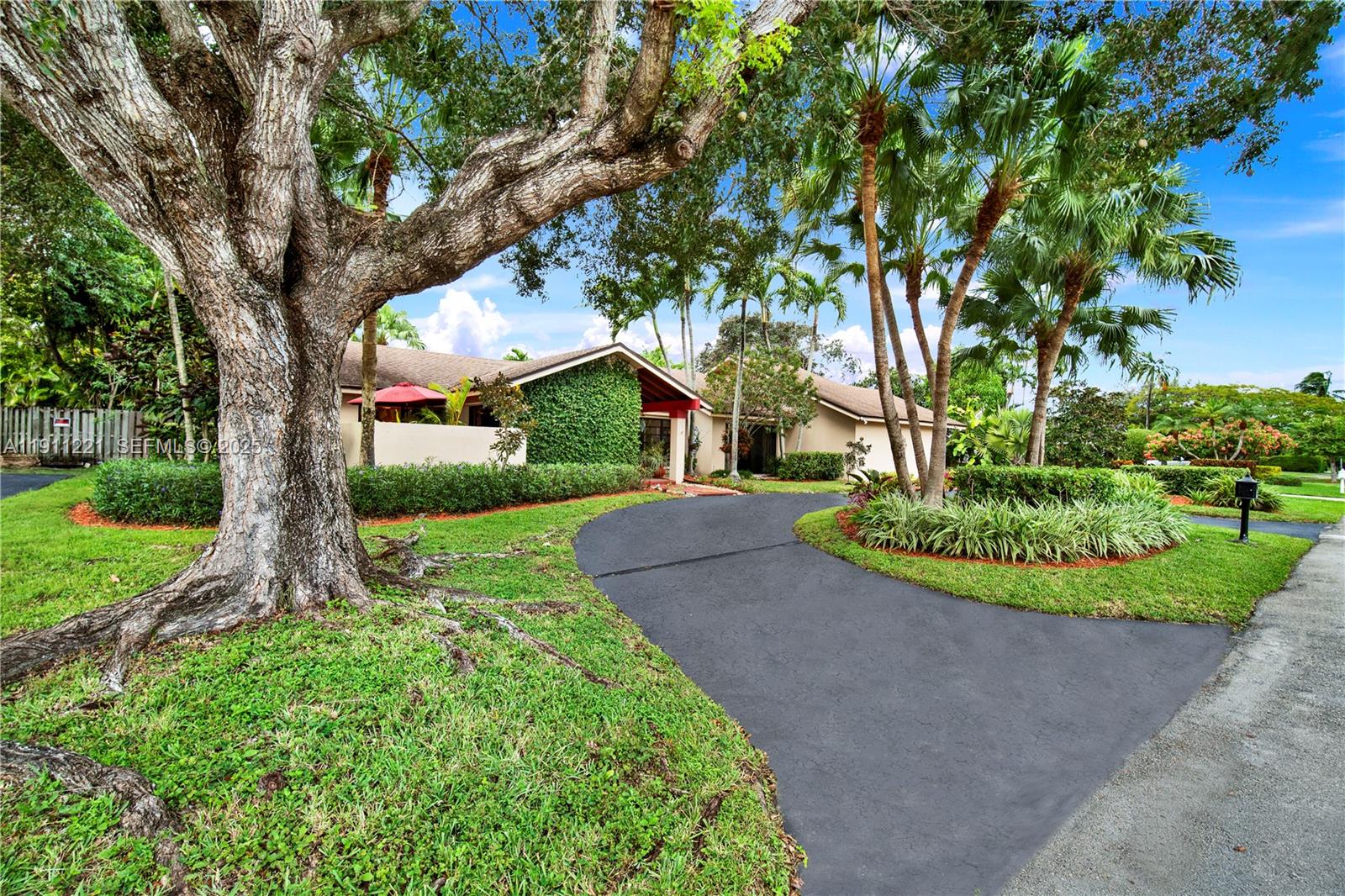 13620 Southwest 104th Avenue Miami, FL 33176 - Photo 3 of 66 Front of Home Driveway