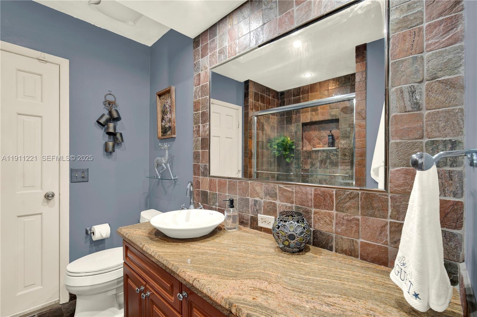 13620 Southwest 104th Avenue Miami, FL 33176 - Photo 32 of 66 Hallway Bath/Cabana Bath