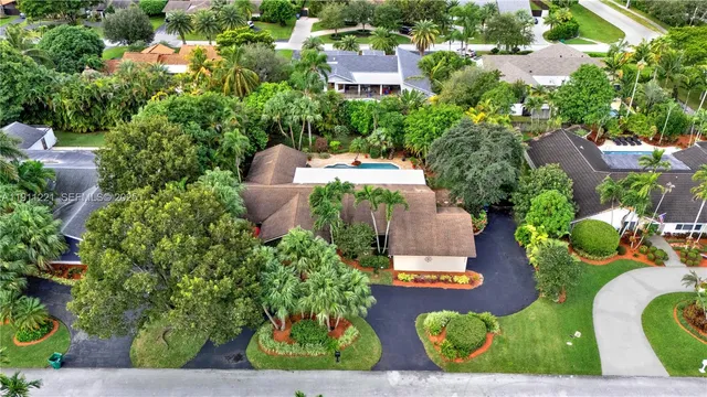 $1,295,000 | 13620 Southwest 104th Avenue, Miami, FL 33176