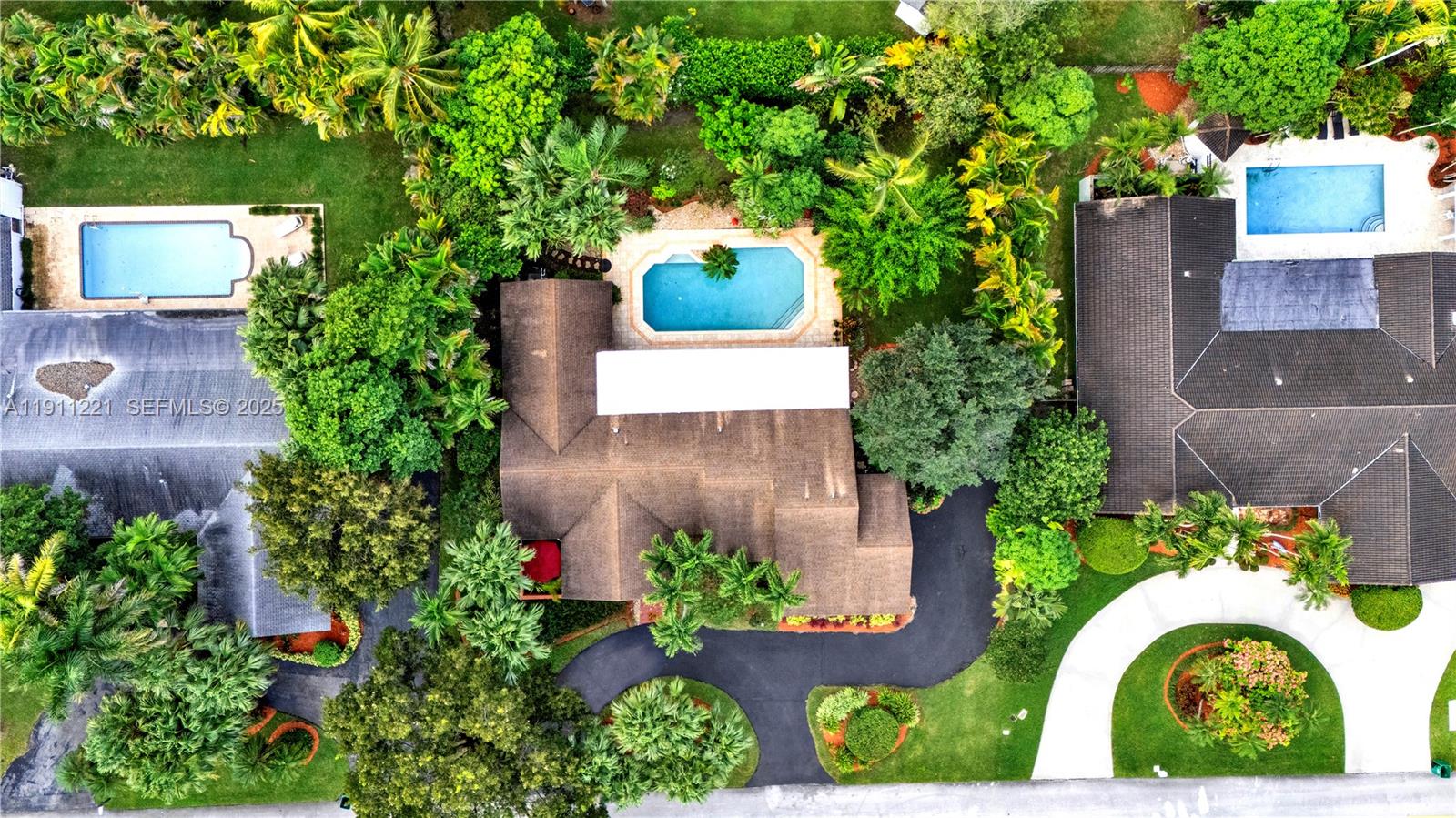 13620 Southwest 104th Avenue Miami, FL 33176 - Photo 62 of 66 Elegant neighborhood