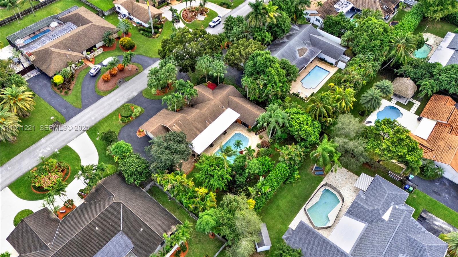 13620 Southwest 104th Avenue Miami, FL 33176 - Photo 63 of 66 Elegant neighborhood